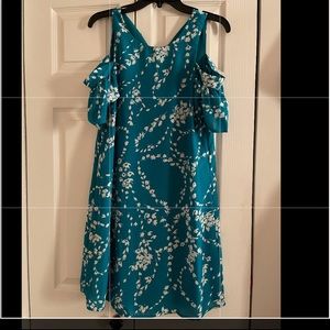 Cold Shoulders Slightly loose fitting dress